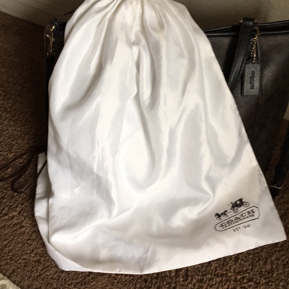 Signature COACH handbag - Picture 5 of 5